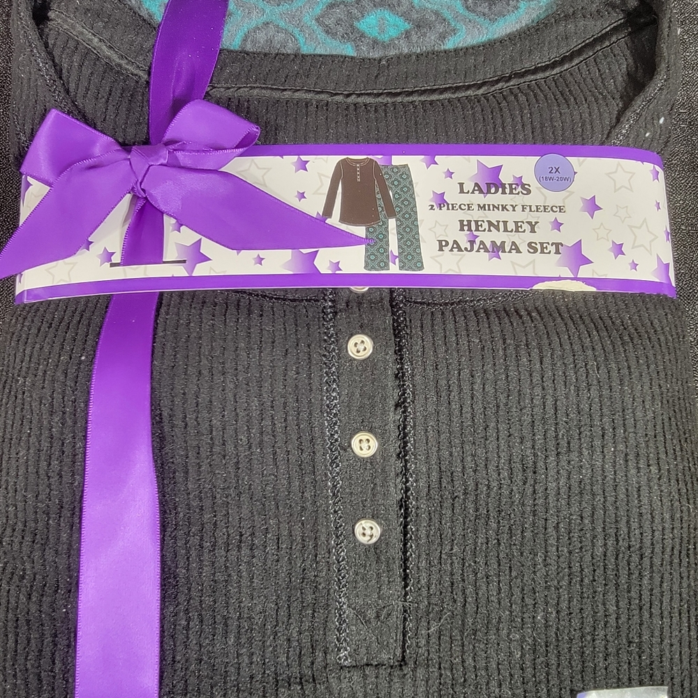 2x pajamas set